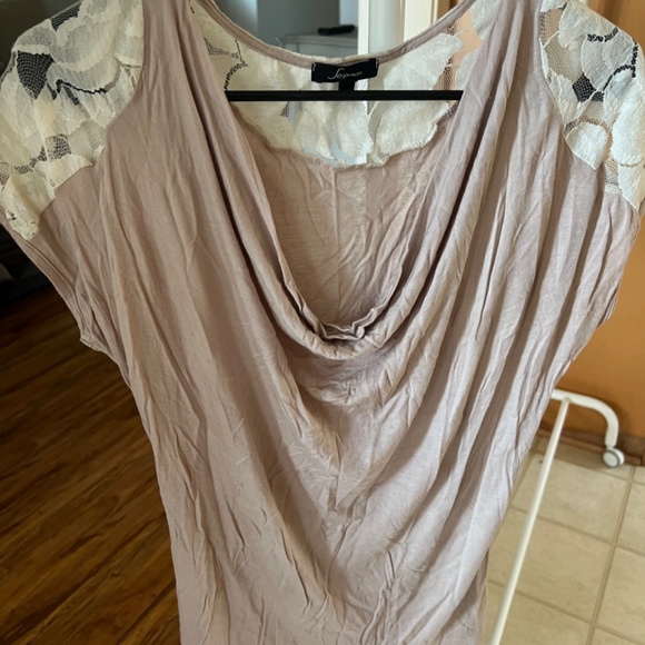 Tops - Picture 7 of 10